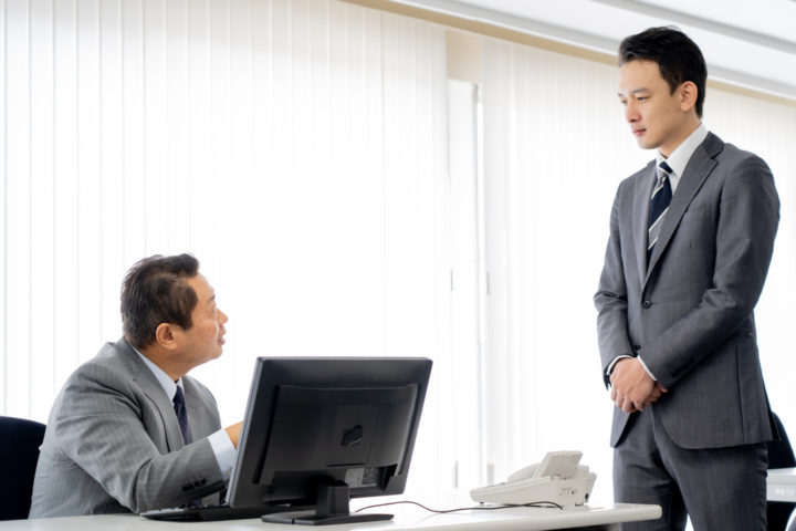 上司が嫌いな部下にとる態度とは？嫌われた時の対処法も徹底解説！