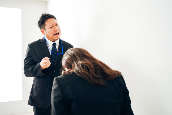 仕事で死ぬほど怒られた！仕事でミスした体験談や受け止め方をご紹介