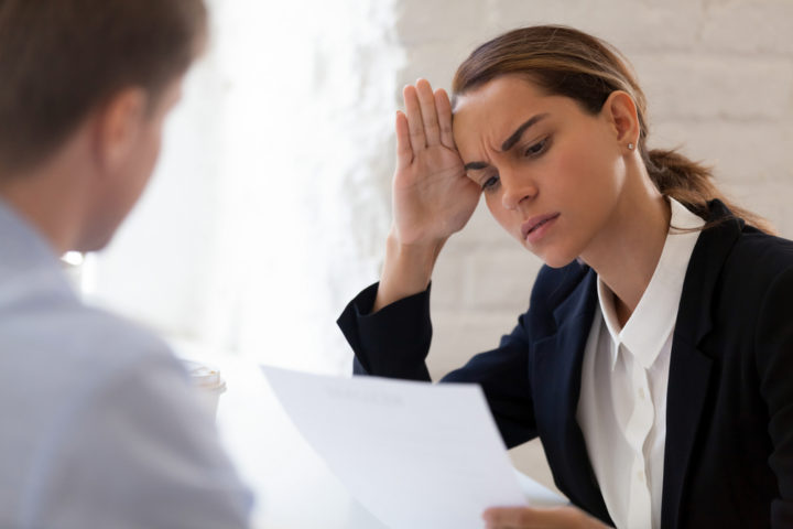 職場の人が全員嫌い！合わないならや辞めるべき？続けるべき？