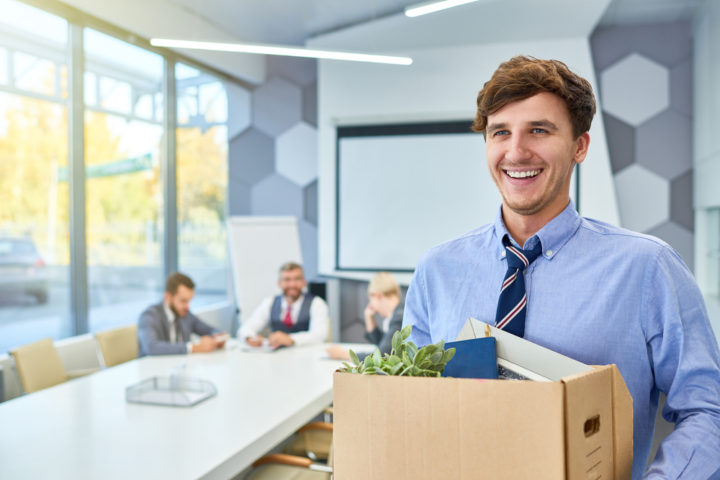 正社員の仕事を1ヶ月で辞めるのは良くない？入社1ヶ月での退職の伝え方！