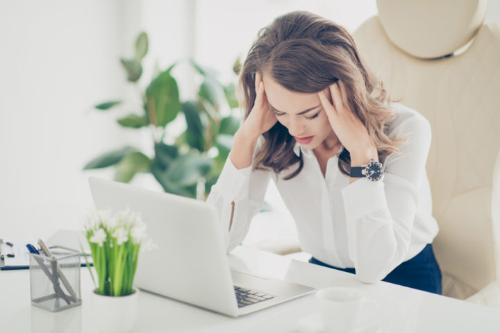 仕事から逃げたい！本当に辛いなら我慢は危険？対処法は？